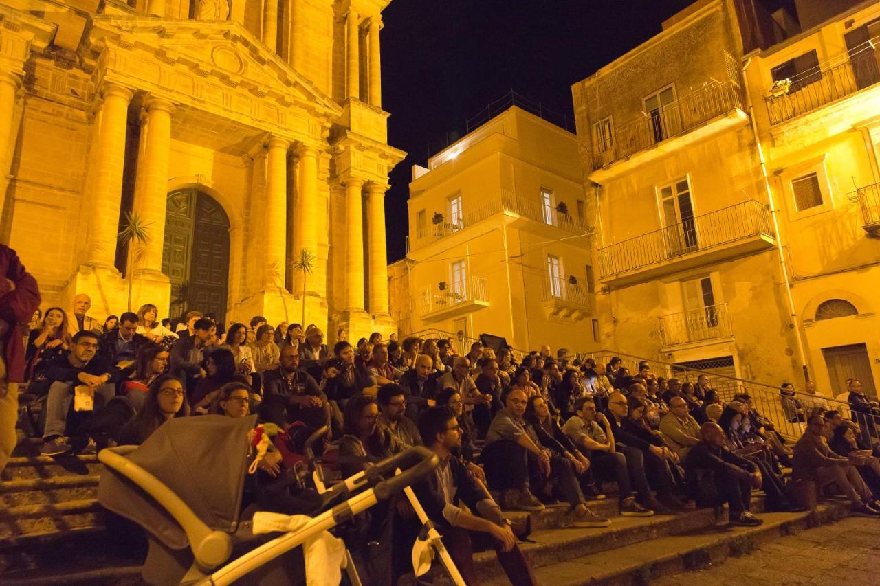 Tocco Barocco - Locazioni Brevi - Hotel Ragusa Bagian luar foto